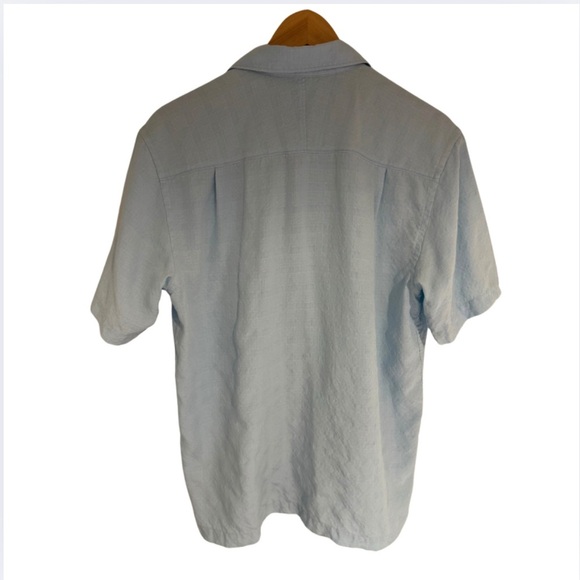 C. Quiksilver Light blue short sleeve button up shirt size S - Picture 2 of 3